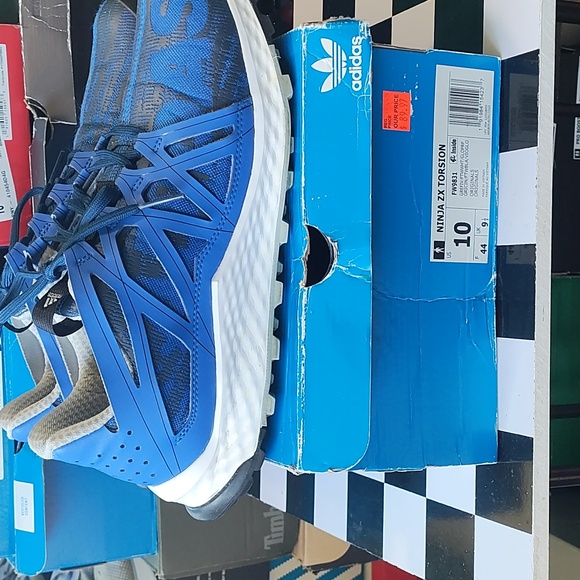 Adidas - Picture 2 of 6